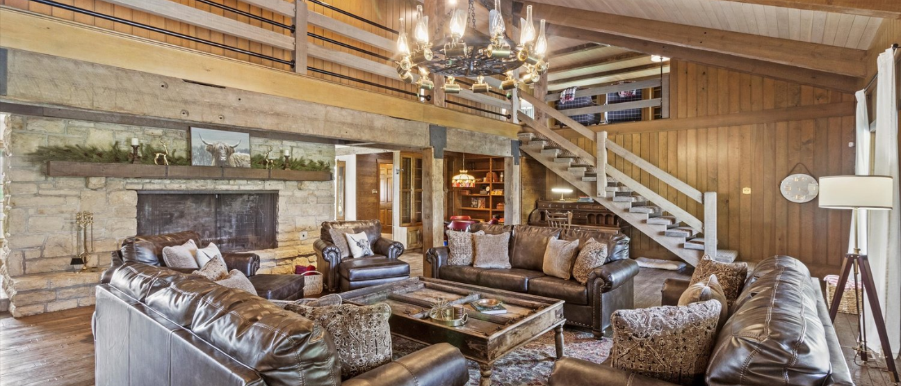 Indoor reception space with bar at Kansas City wedding venue