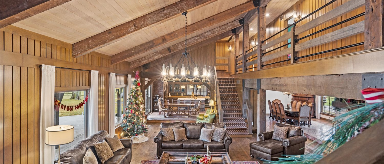 Spacious indoor lodge for wedding receptions near Kansas City