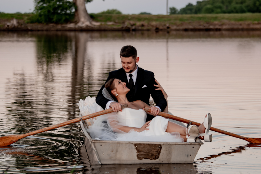 Lakeside wedding 