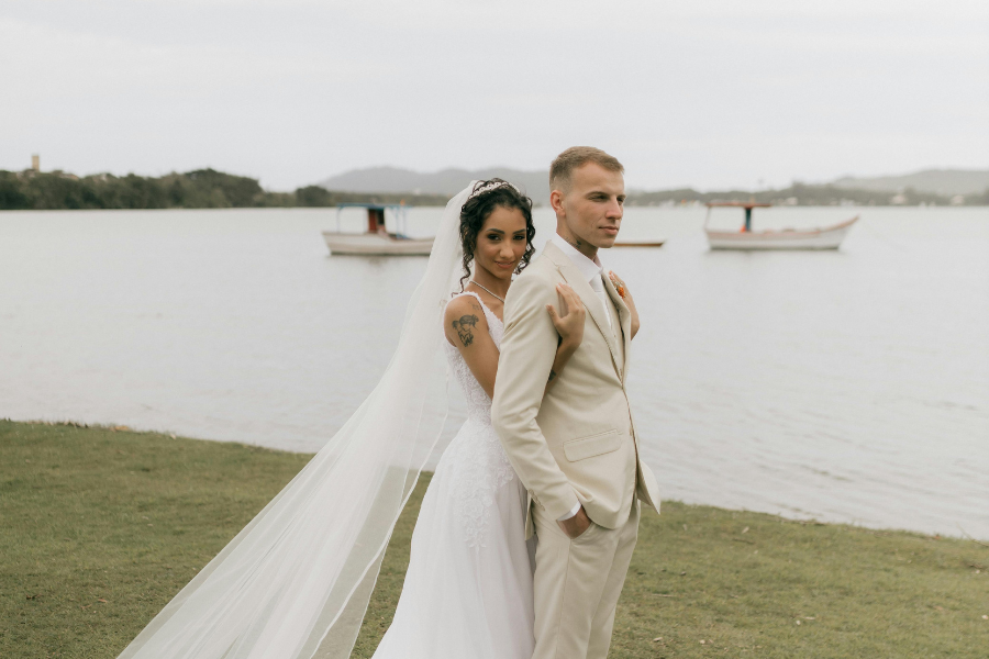couples photoshoot beside the lake wedding 