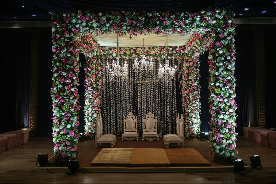 Small Wedding vs Micro Wedding in Kansas City: Guest Count, Cost & Venue Needs 3 small wedding vs micro wedding kansas city